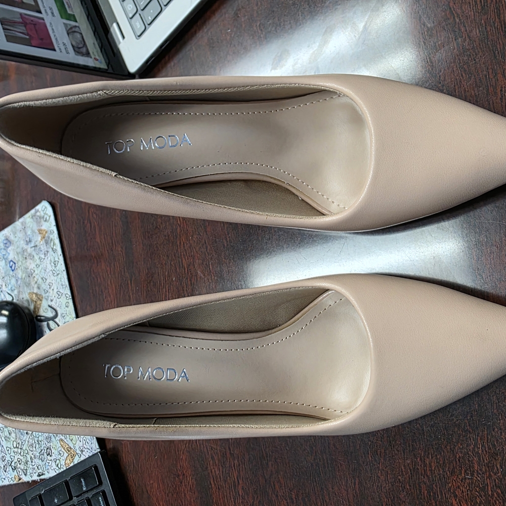 Top Moda Women's Cream Pumps